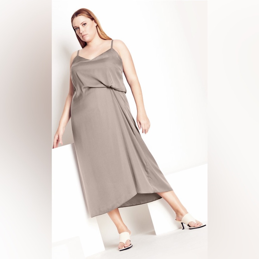 City chic Refinity Gathered up dress- pebble 18W. New in package